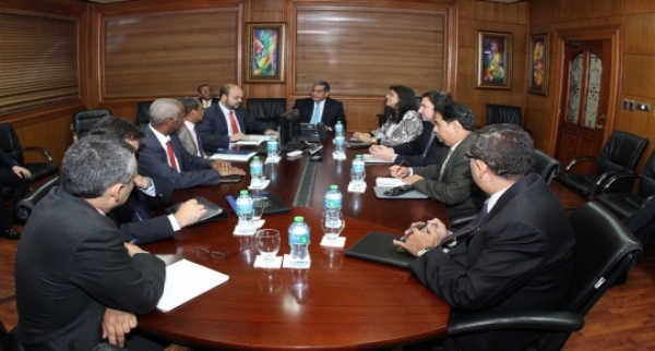 Misión del Banco Interamericano de Desarrollo (BID) visita al Tesorero Nacional.